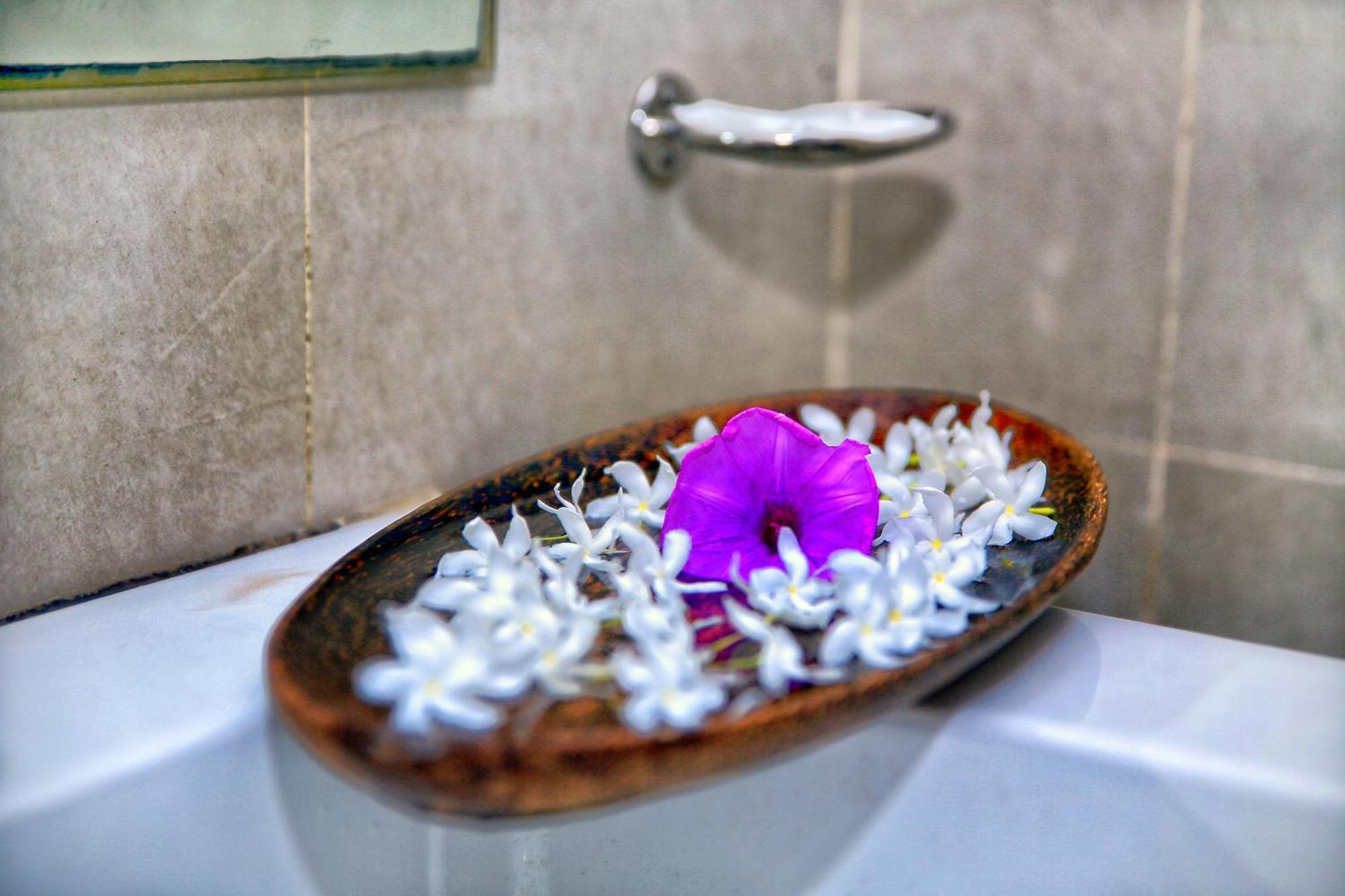 Rockside Beach Resort Bentota Ngoại thất bức ảnh